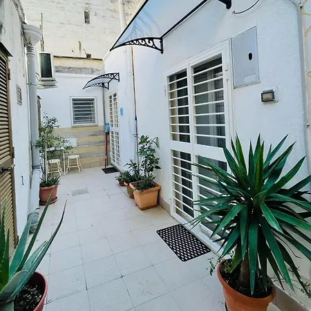 La Cattaro * Bari